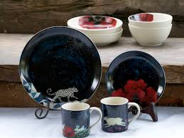 Maybe you would like to learn more about one of these? We Found 13 Tableware Brands That Promise A Beautiful Festive Setting