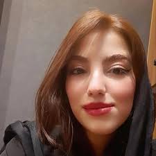 アメリカで夫を探している。 彼女はイランにいる 😂✝️