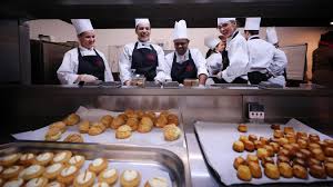 Trouvez des images de stock de formation cuisine en hd et des millions d'autres photos, illustrations et images vectorielles de stock libres de droits dans la collection shutterstock. A Marcq L Ecole Cuisine Mode D Emploi S Ouvre Une Formation De Service En Restauration