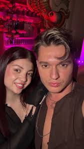 🌸 Ana Nicolae (Head of Communication, AVON Romania & Moldova) este acum la  microfonul Digital Divas Conference 2024, de unde ofera o prezentare plina  de motivatie, menita sa te indrume spre increderea