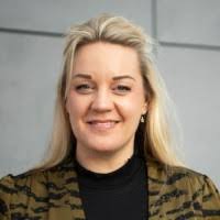 30+ "Laura Peek" profiles