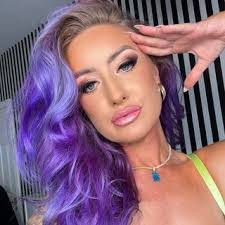 Diane Everett's Instagram, Twitter & Facebook