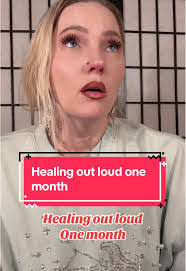 Amber Tomlinson's Instagram, Twitter & Facebook