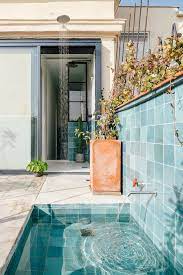 cet appartement en duplex possede deux terrasses sur le toit et une piece secrete planete deco a homes world terrasse toit maison a dome appartement