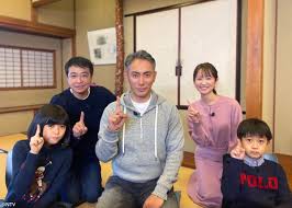 シューイチ в X: „️2022年1月1日🎍あさ6:20～は 新春シューイチ ネンイチ☝🏻💫 📣7:50頃〜 市川海老蔵  さん一家と市川家ゆかりの地・成田で初詣ドライブ旅🚗💨 糖度15度以上❗️極甘な絶品いちご🍓✨や市川家御用達🎖の鰻に舌鼓😋 弓道対決🏹で  麗禾 ちゃんVS 勸玄 ...