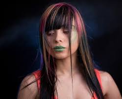 This hair dye comes packed with a full kit for you to use in your home's comfort. 10 Best Black Hair Dyes For Women Guide 2020