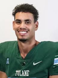 Football Gives Back to the New Orleans Community