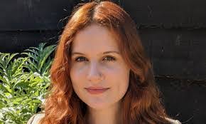 Natalie Rolle's Instagram, Twitter & Facebook