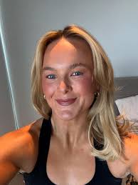 Vikki Wall (@vikkiwall_) • Instagram photos and videos