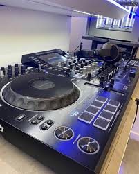 Pin By Cristian Hernandez On Pioneer Dj In 2020 Dj Equipment Pioneer Dj Dj