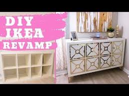 My Ikea Kallax Bookshelf Is About 8 Years Old It S Boring Blah But In Great Shape As I Redecorate My Hom Bookshelf Makeover Furniture Hacks Ikea Bookshelves
