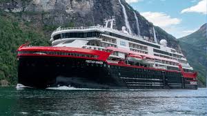 He was married to sigrun munthe and eva sars. Ms Fridtjof Nansen Expedition Diskobucht Im Herzen Gronlands Route A