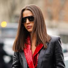 Al contrario, sfruttando gli amminoacidi, questa proteina è in grado di agire sui capelli . Pro E Contro Del Trattamento Cheratina Anti Crespo Lisciante Vogue Italia