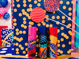 sk ii圈粉無極限青春露karan限量版全球首賣在台灣 聯合新聞網 pop art sk ii art