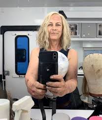 Check out the latest pictures, photos and images of jamie lee curtis from 2020. Jamie Lee Curtis Is Covered In Bruises After Shocking Makeover Hello