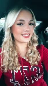 Madelyn Vance's Instagram, Twitter & Facebook