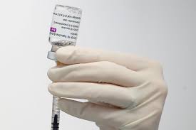 Inscriben a adultos mayores de 18 años. Recomendacion Del Isp Para El Uso De La Vacuna De Astrazenaca En Chile Solo Mujeres Mayores De 55 Anos Y Hombres A Partir De Los 18 Anos La Tercera