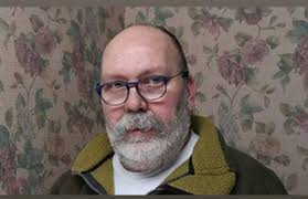 Devlet Tiyatrosu'nun en özel dekoratörlerinden Ali Cem Köroğlu'nu  kaybettik. Çok üzgünüm.. İşinin en iyilerinden, işine aşık bir  sanatçıydı...Yolun açık olsun Cem.. “Sanatçı ölmez” Ama neden öldüğünü  anlamak da, anlatmak da müşkül.