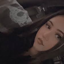 Taylor Gregg's Instagram, Twitter & Facebook