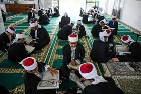 Sulaiman daud dan mendapat tempat ketiga dalam pertandingan tersebut. Mass Quran Reading In Malaysia To Mark Sacred Date Asharq Al Awsat