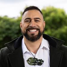 Hiroshi Endo's Instagram, Twitter & Facebook