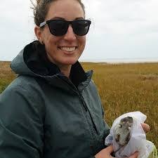 Jennifer Manis's Instagram, Twitter & Facebook