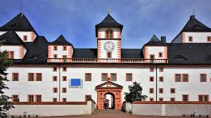aʊˈɡʊstʊsbʊɐ̯k (listen)) is a town in the district of mittelsachsen, in the free state of saxony, germany. Schloss Augustusburg Detailansicht Sudtor Foto Bild World Deutschland Reise Bilder Auf Fotocommunity
