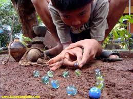 Pin Oleh A Mee Di Remembering My Childhood Anak Kelereng Kenangan Masa Kecil