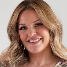 Tessa Burns's Instagram, Twitter & Facebook