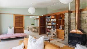 Find the perfect homes new zealand stock photos and editorial news pictures from getty images. Midcentury Modern House In New Zealand Becomes A Couple S Dream Home Curbed