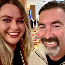 What are recommendations for insured tree trimmers in Des Moines?