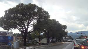 Jun 06, 2021 · maltempo veneto, violento temporale a schio: Bomba D Acqua A Schio Nel Vicentino Grandine E Vie Del Centro Trasformati In Fiumi Video Ambiente Zed News