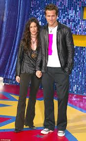 Ryan reynolds didn't want to get married again after his divorce from scarlett johansson. Ryan Reynolds Sings Alanis Morissette S Hit Ironic During Today Interview Daily Mail Online