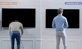 Qui trovate tutti i consigli per appendere la tv al muro appendete la tv in modo sicuro in 4 passi muro di gesso muro di legno vedi i consigli utili per.i prodotti sono sottoposti a un test relativo al ciclo di vita. Qled Tv Samsung Mostra Come Installarli A Parete In 15 Minuti Hdblog It