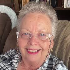 Dahlia Berencia's Instagram, Twitter & Facebook