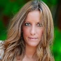 Shari Stack's Instagram, Twitter & Facebook