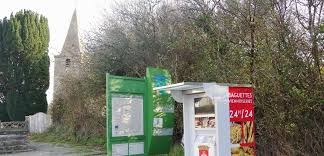Saint Maurice En Cotentin Face A L Ecole Le Distributeur De Pain Fait L Unanimite