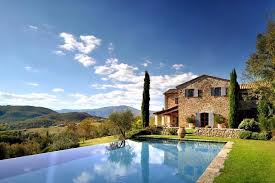 Casa Del Leone Is The Name Of This Rustic Home Located In Castello Di Reschio A Private Estate That Covers 2 700 Acr Villas In Italy Italy House Tuscany House
