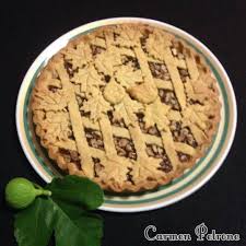 Crostata ciambella un modo diverso per mangiare la crostata, un dolce semplicissimo che ricorda la cucina della nonna ma con quel tocco in più un po' originale. Facebook
