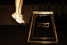 The vertical jump test is a common fitness test of leg power. Cara Meningkatkan Lompatan Vertical Jump Maasbysportpjkr