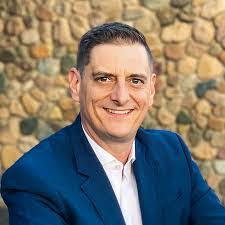 Hamish Macfarlane's Instagram, Twitter & Facebook