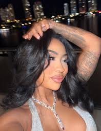 And she was wit the shits security was carrying her though 🤣🤣