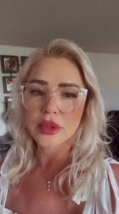 Leann Kramer's Instagram, Twitter & Facebook