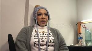 Hanya bisa a d menangisi semua ini d a hancur hati ini a d melihat kau telah pergi d bm langit menjadi gelap berkelabu d a menyelimuti hatiku g d mengubah seluruh hidupku d bm mengapa semua jadi begini d a perpisahan yang terjadi. Lirik Dan Chord Lagu Bagaikan Langit Milik Melly Goeslaw