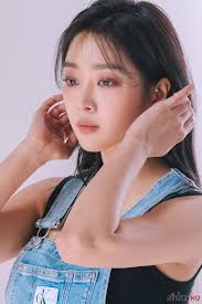 Nữ chính Bạn Trai Tôi Là Hồ Ly: Bản sao của Sulli với thân hình bốc lửa và  đời tư "sạch sành sanh"