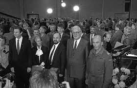 El sitio web del ministerio de sanidad, consumo y bienestar social utiliza cookies propias para mejorar la navegación. Das Ende Der Nationalen Volksarmee Deutsche Einheit 1990