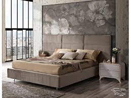 Ulteriore elemento di preziosità è il cordonetto lungo gli angoli della base e lungo il perimetro. Letto Design Letto Testiera Alta Modello Firenze Md Work Con Un Ribasso Esclusivo