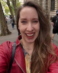 Anna Beth (@annacomicallycorrect) • Instagram photos and videos