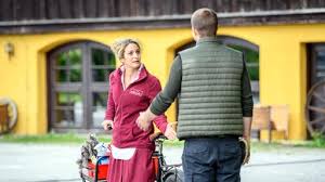 Trotz ihrer großen unterschiede fühlen sie sich zueinander hingezogen. Bilder Bildergalerie Zur Folge 3410 Sturm Der Liebe Ard Das Erste