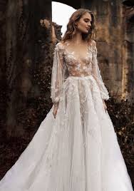 3 Hottest 2018 Wedding Dress Trends You Need To Try Wedding Dresses Unique Wedding Dresses Wedding Dresses Lace